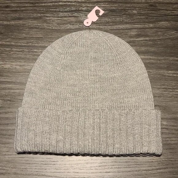 Kate Spade "spade patch" Beanie - Picture 3 of 4